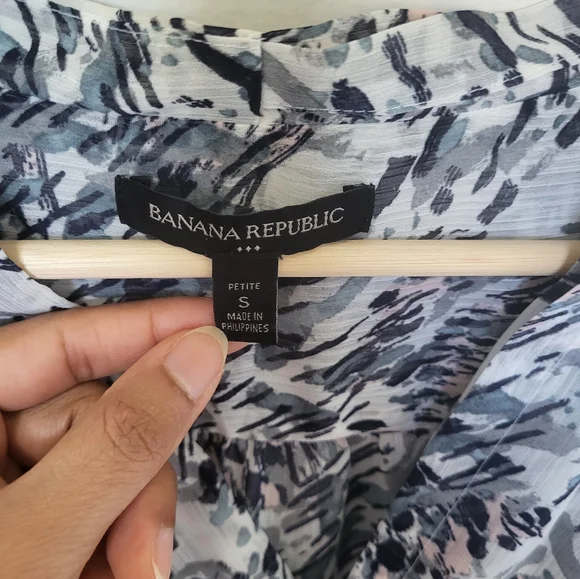 Banana Republic long sleeve wrap top - Picture 4 of 6